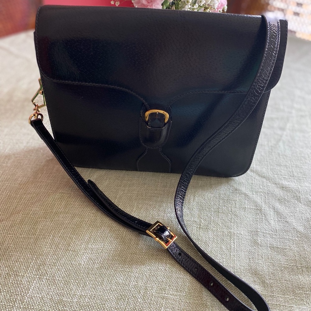 Gucci Sherry Line Black Crossbody Bag with Gold Clasp - Picture 9 of 16